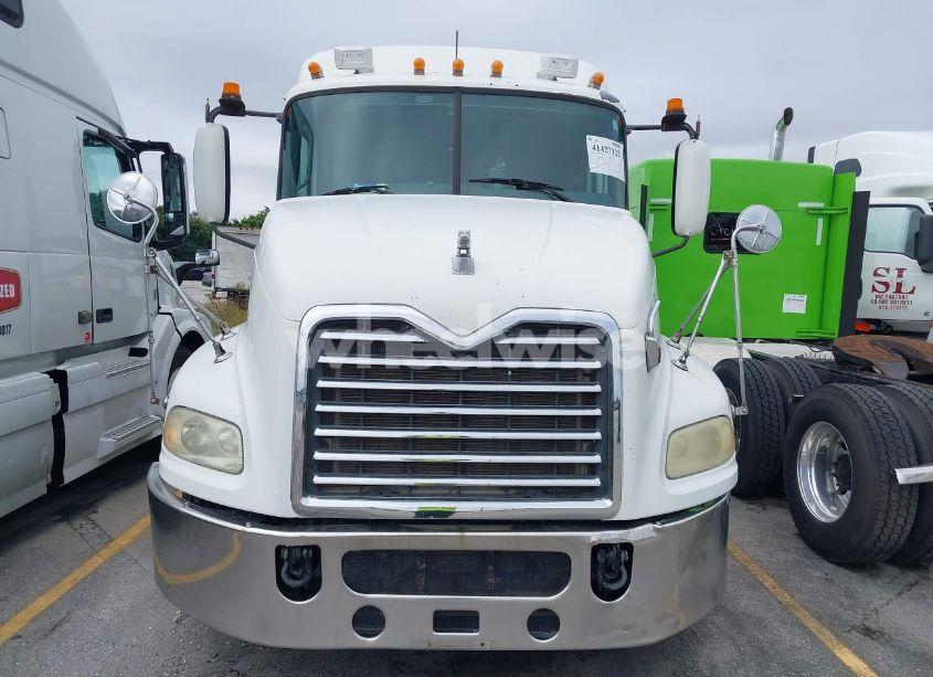 Photo 12 of 2011 Mack 600 CXU600 (VIN 1M1AW07YXBM016555)