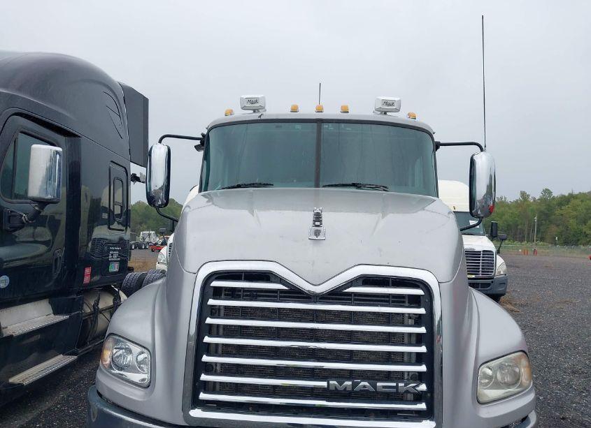 Photo 11 of 2015 Mack Cxu613 CXU600 (VIN 1M1AW09Y2FM043218)