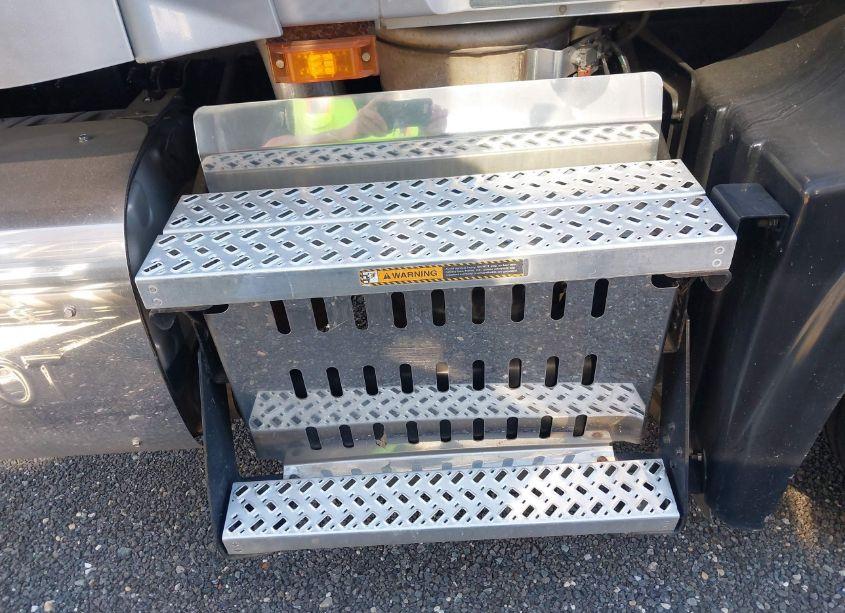 Photo 19 of 2015 Mack Cxu613 CXU600 (VIN 1M1AW09Y2FM043218)