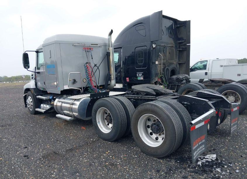 Photo 3 of 2015 Mack Cxu613 CXU600 (VIN 1M1AW09Y2FM043218)