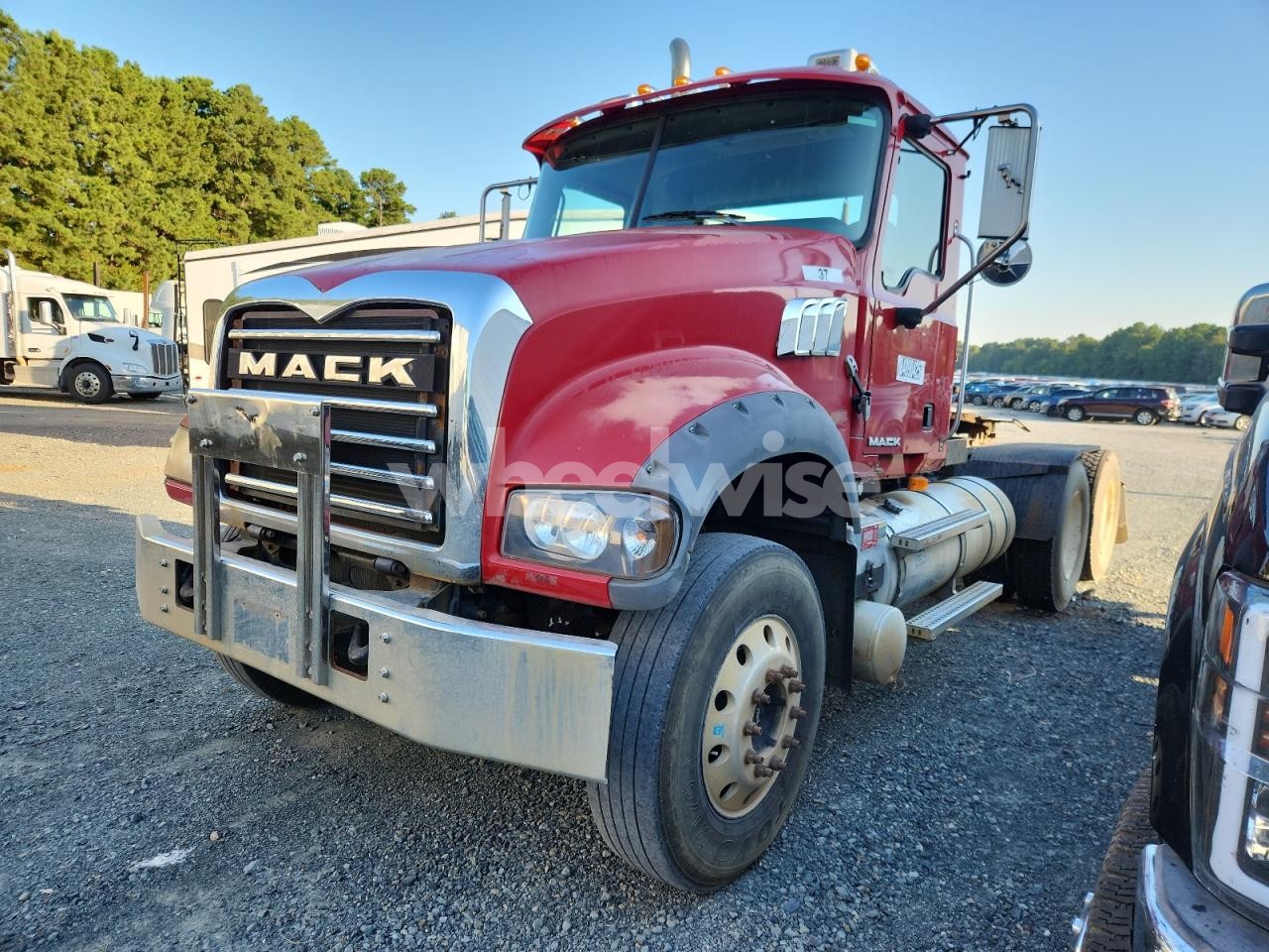 Photo 2 of 2009 MACK GU700 SEMI TRUCK (VIN 1M1AX04Y09M003650)
