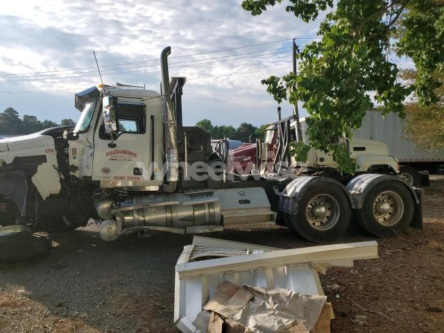 2025 MACK PINNACLE SEMI TRUCK (VIN 1M1PN4GY7SM015755) main photo