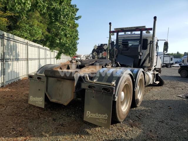 Photo 3 of 2025 MACK PINNACLE SEMI TRUCK (VIN 1M1PN4GY7SM015755)