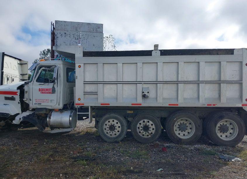 Photo 13 of 1999 Mack Cl713 CL700 (VIN 1M2AD62C1XW008811)