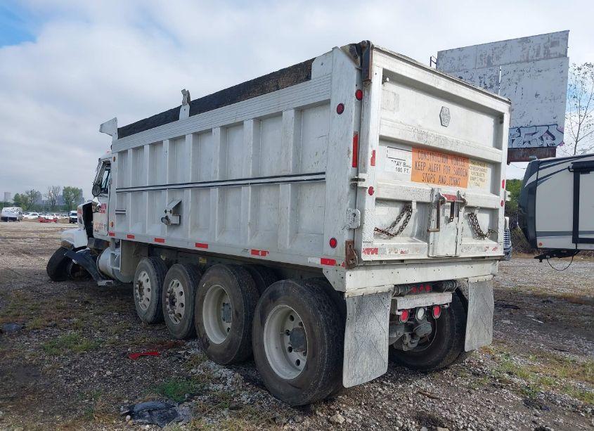 Photo 3 of 1999 Mack Cl713 CL700 (VIN 1M2AD62C1XW008811)