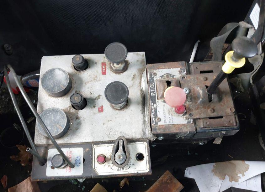 Photo 7 of 1999 Mack Cl713 CL700 (VIN 1M2AD62C1XW008811)