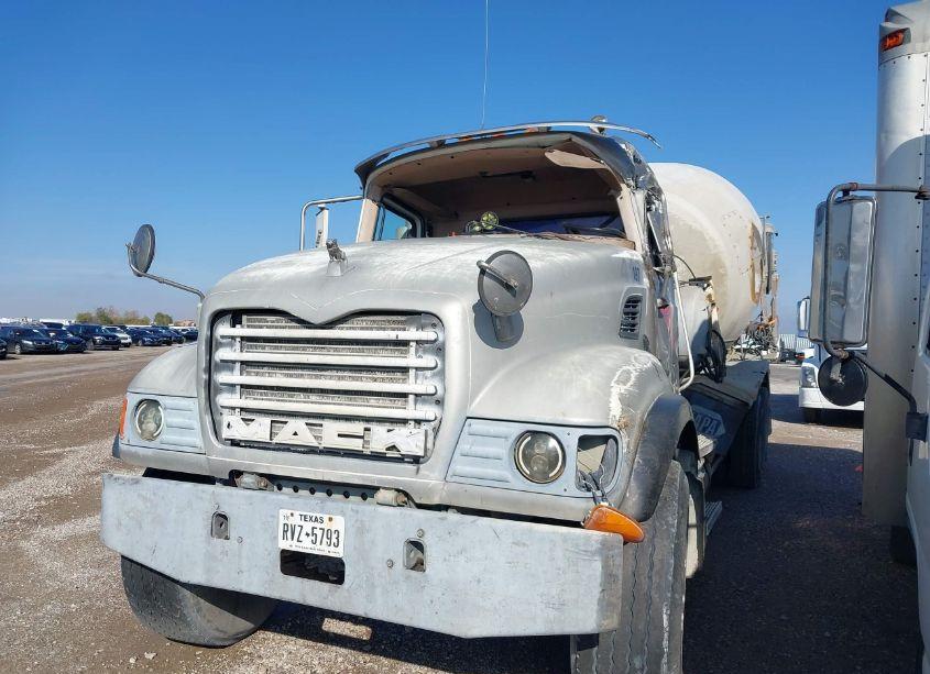 2004 Mack Cv513 CV500 (VIN 1M2AG02C84M001852) main photo