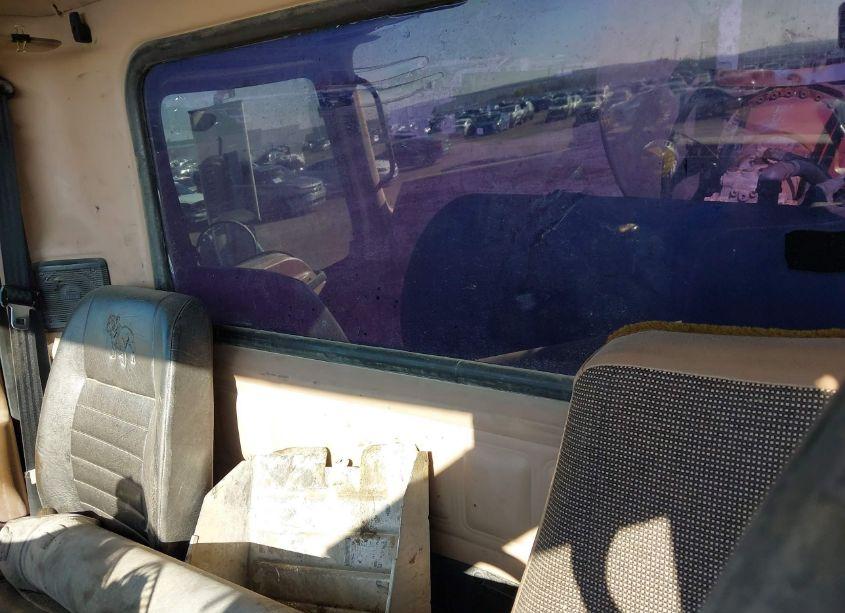 Photo 7 of 2004 Mack Cv513 CV500 (VIN 1M2AG02C84M001852)