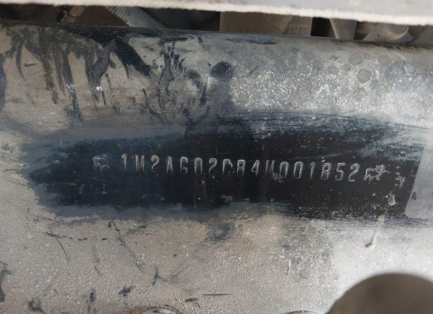 Photo 9 of 2004 Mack Cv513 CV500 (VIN 1M2AG02C84M001852)