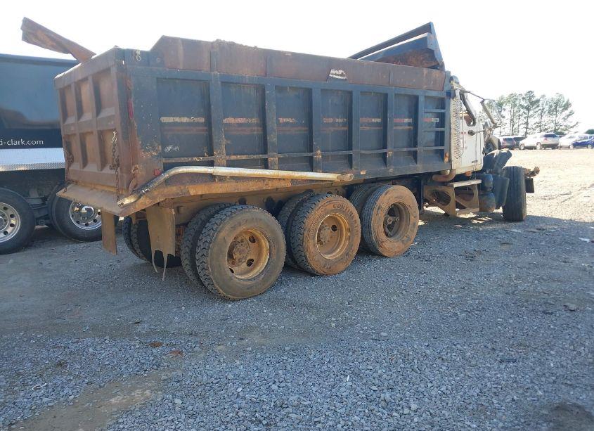 Photo 4 of 2006 Mack Cv713 CV700 (VIN 1M2AG11C16M042477)