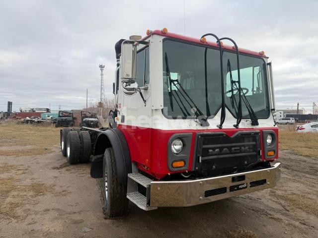 Photo 6 of 2015 MACK 600 MRU600 - TRUCKS SEMI TRUCK (VIN 1M2AV02C3FM011925)