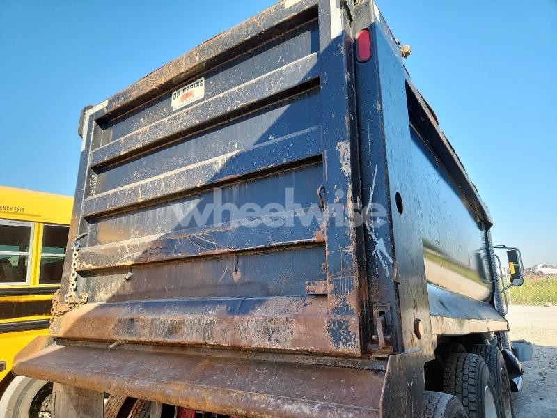 Photo 10 of 2016 MACK GU700 DUMP TRUCK N/A (VIN 1M2AX07C4GM060362)