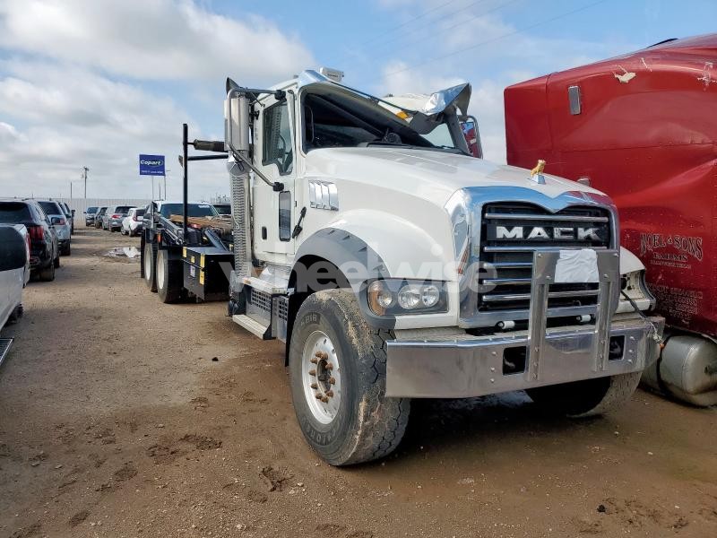 Photo 10 of 2020 MACK GRANITE ROLL-OFF CONTAINER TRUCK N/A (VIN 1M2GR4GC3LM011501)