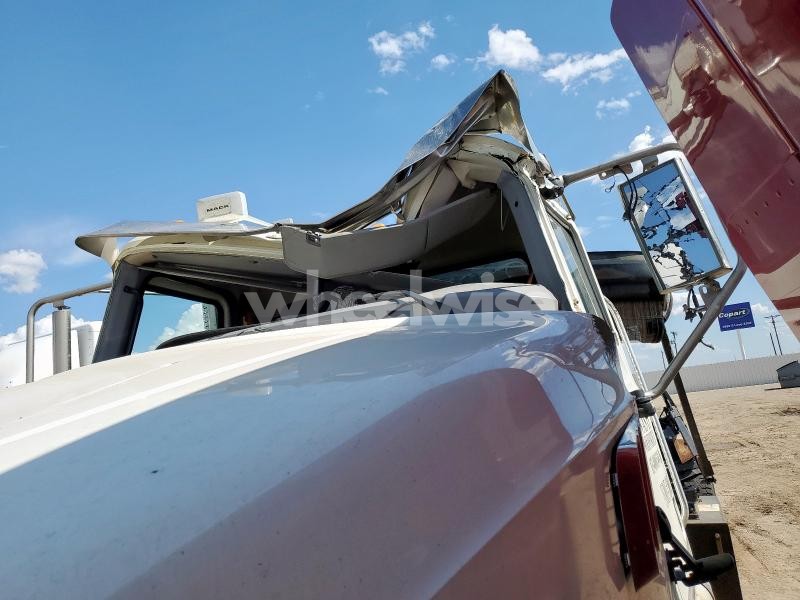 Photo 7 of 2020 MACK GRANITE ROLL-OFF CONTAINER TRUCK N/A (VIN 1M2GR4GC3LM011501)