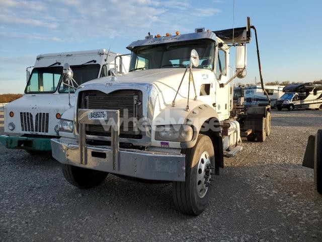 2020 MACK GRANITE - SEMI TRUCK N/A (VIN 1M2GR4GCXLM013732) main photo