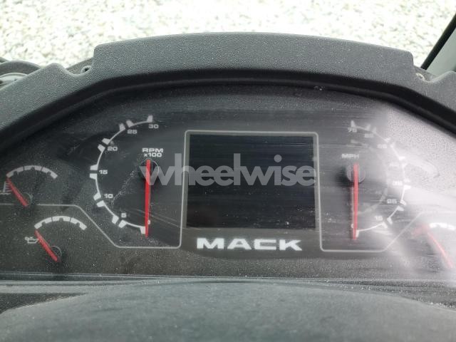 Photo 9 of 2022 MACK LR N/A (VIN 1M2LR2GC7NM006095)