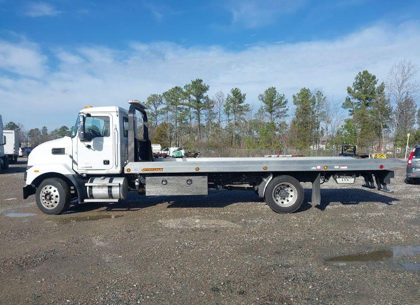 Photo 14 of 2023 Mack Md N/A (VIN 1M2MDBAA1PS009406)