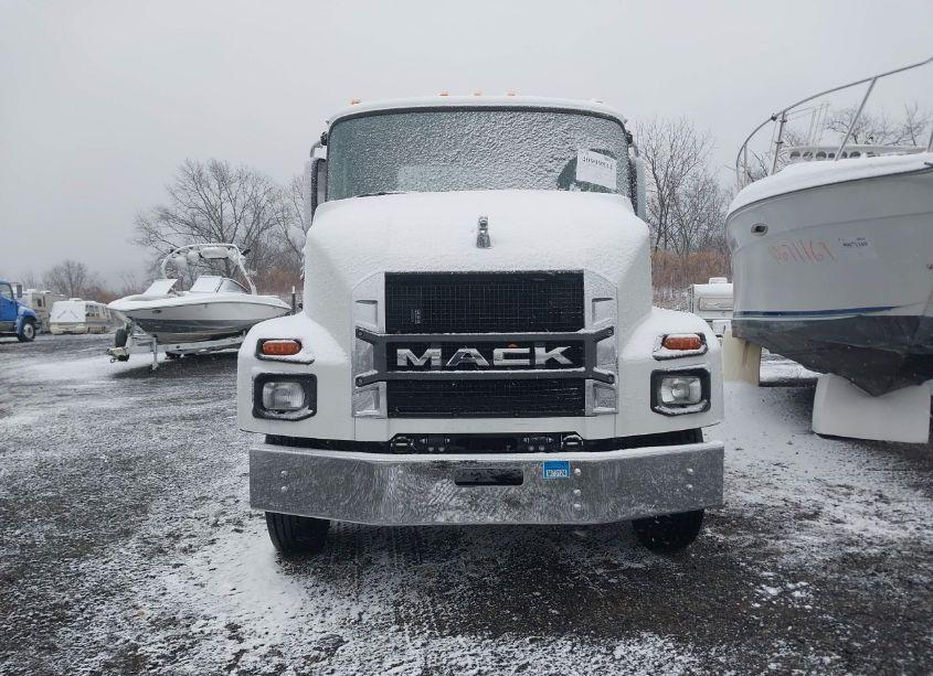Photo 11 of 2024 Mack Md N/A (VIN 1M2MDBAA2RS012110)