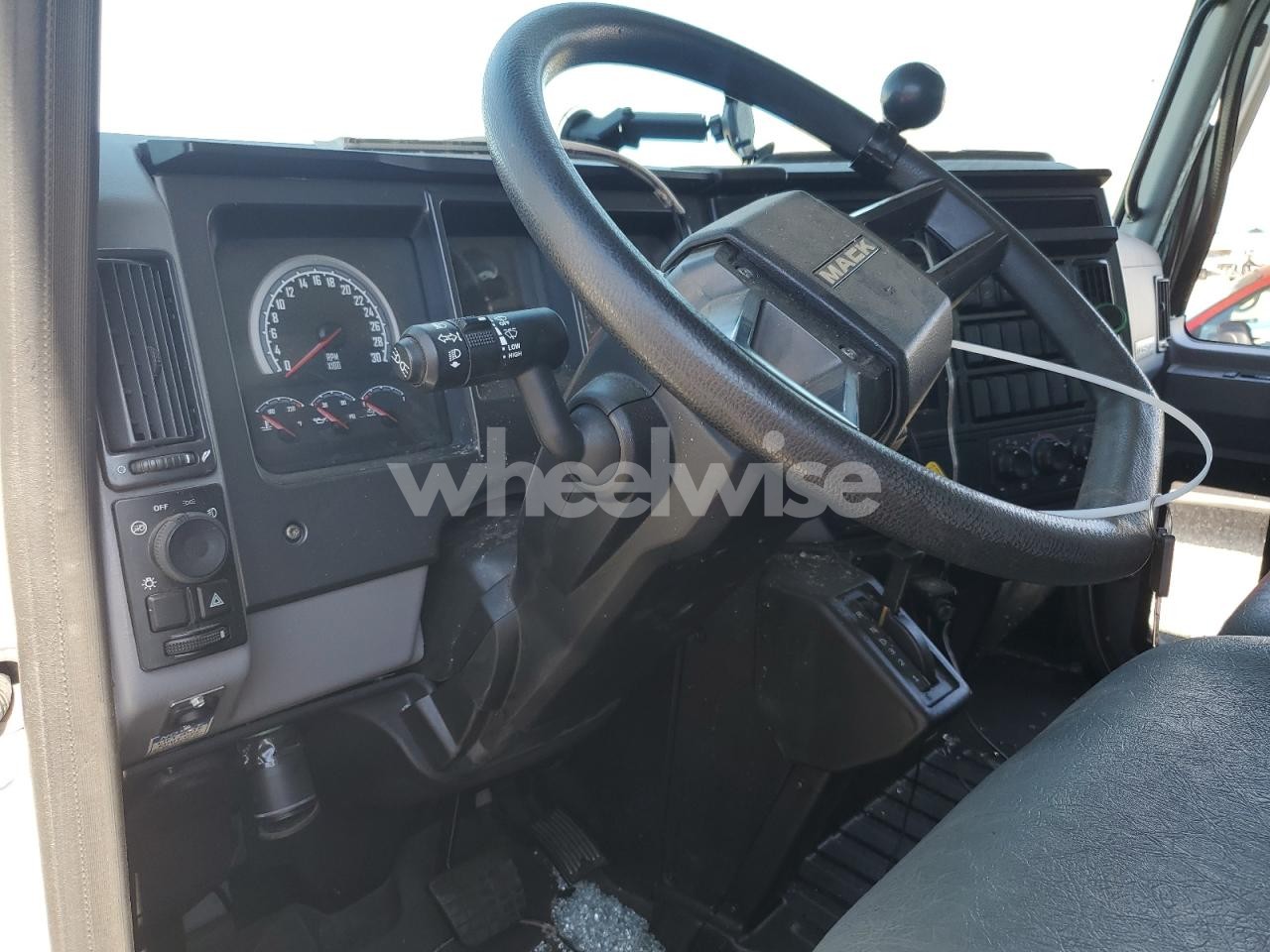 Photo 8 of 2023 MACK MD N/A (VIN 1M2MDBAA4PS008878)