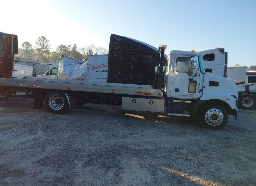 Photo 13 of 2023 Mack Md N/A (VIN 1M2MDBAA4PS009402)