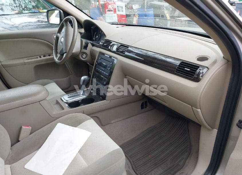 Photo 5 of 2005 Mercury Montego LUXURY (VIN 1MEFM401X5G610905)