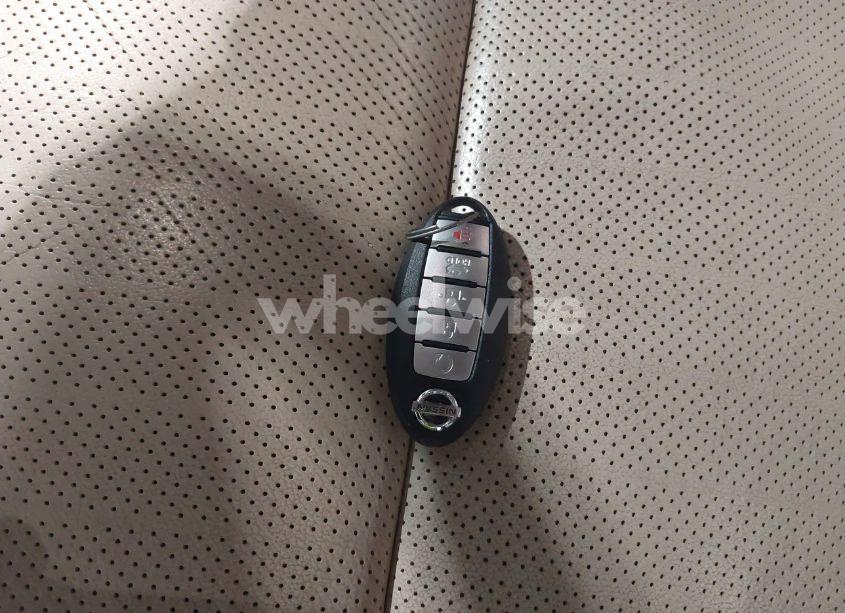 Photo 11 of 2017 Nissan Maxima 3.5 PLATINUM/3.5 S/3.5 SL/3.5 SR/3.5 SV (VIN 1N4AA6AP0HC366492)