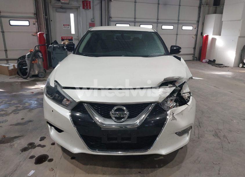 Photo 12 of 2017 Nissan Maxima 3.5 PLATINUM/3.5 S/3.5 SL/3.5 SR/3.5 SV (VIN 1N4AA6AP0HC366492)