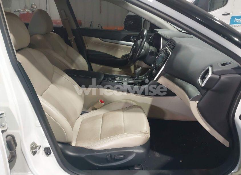 Photo 5 of 2017 Nissan Maxima 3.5 PLATINUM/3.5 S/3.5 SL/3.5 SR/3.5 SV (VIN 1N4AA6AP0HC366492)