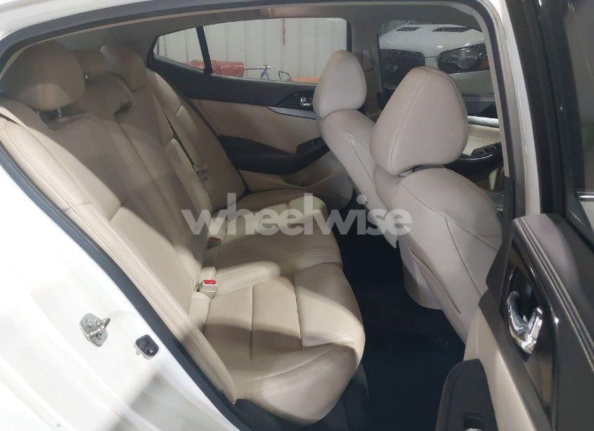 Photo 8 of 2017 Nissan Maxima 3.5 PLATINUM/3.5 S/3.5 SL/3.5 SR/3.5 SV (VIN 1N4AA6AP0HC366492)