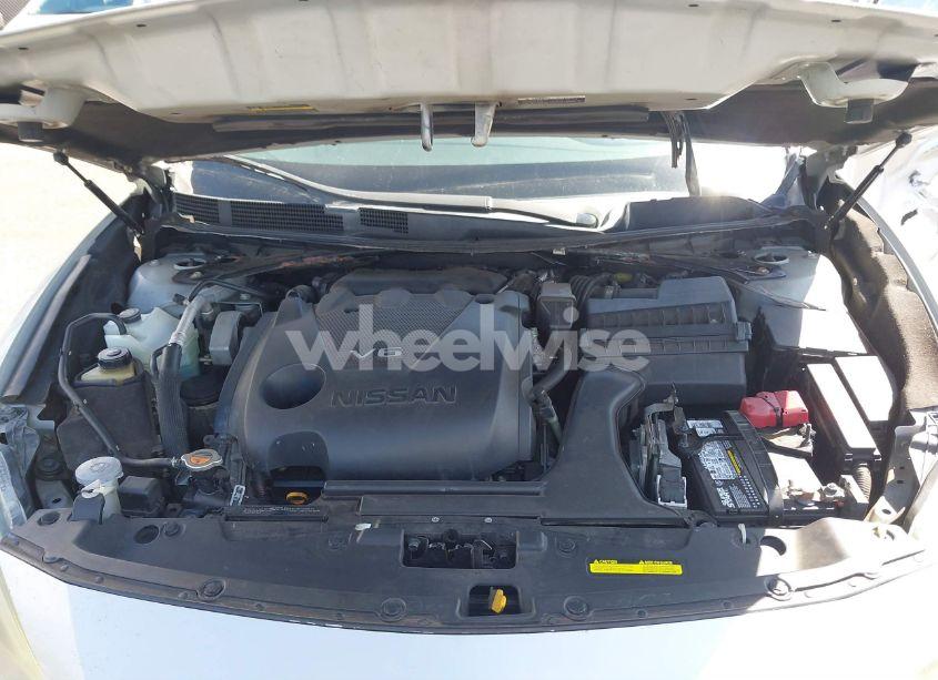 Photo 10 of 2016 Nissan Maxima 3.5 PLATINUM/3.5 S/3.5 SL/3.5 SR/3.5 SV (VIN 1N4AA6AP1GC411633)