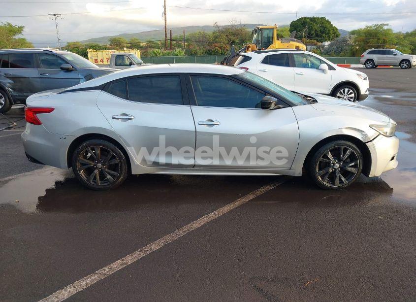 Photo 13 of 2016 Nissan Maxima 3.5 PLATINUM/3.5 S/3.5 SL/3.5 SR/3.5 SV (VIN 1N4AA6AP1GC411633)