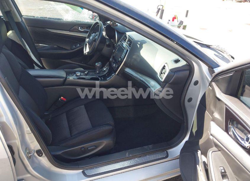 Photo 5 of 2016 Nissan Maxima 3.5 PLATINUM/3.5 S/3.5 SL/3.5 SR/3.5 SV (VIN 1N4AA6AP1GC411633)