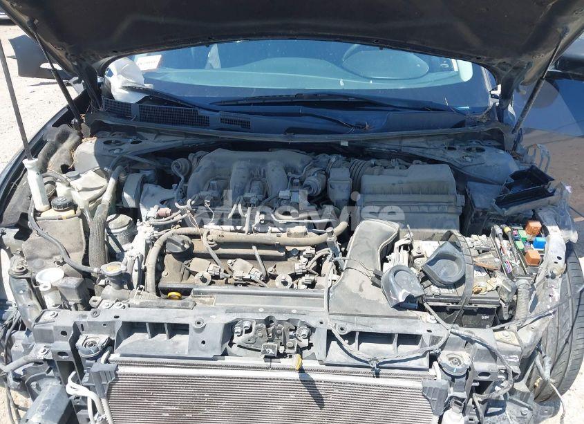 Photo 10 of 2017 Nissan Maxima 3.5 PLATINUM/3.5 S/3.5 SL/3.5 SR/3.5 SV (VIN 1N4AA6AP1HC370907)