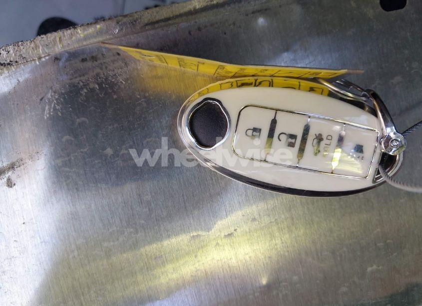 Photo 11 of 2017 Nissan Maxima 3.5 PLATINUM/3.5 S/3.5 SL/3.5 SR/3.5 SV (VIN 1N4AA6AP1HC370907)