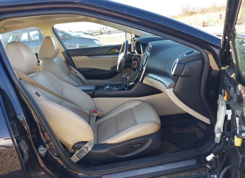 Photo 5 of 2017 Nissan Maxima 3.5 PLATINUM/3.5 S/3.5 SL/3.5 SR/3.5 SV (VIN 1N4AA6AP1HC386816)