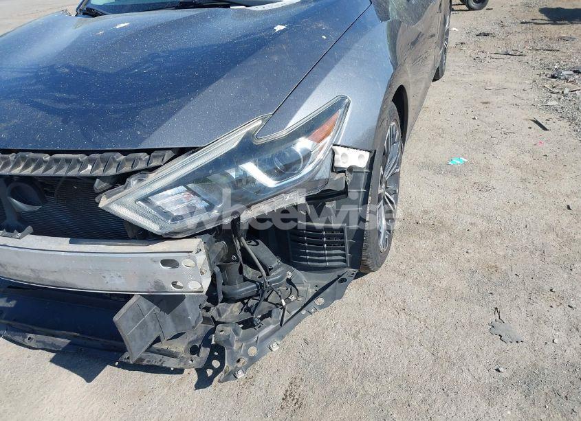 Photo 6 of 2017 Nissan Maxima 3.5 PLATINUM (VIN 1N4AA6AP1HC387058)