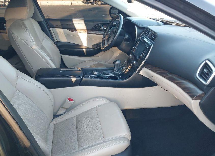 Photo 5 of 2016 Nissan Maxima 3.5 PLATINUM/3.5 S/3.5 SL/3.5 SR/3.5 SV (VIN 1N4AA6AP2GC396639)