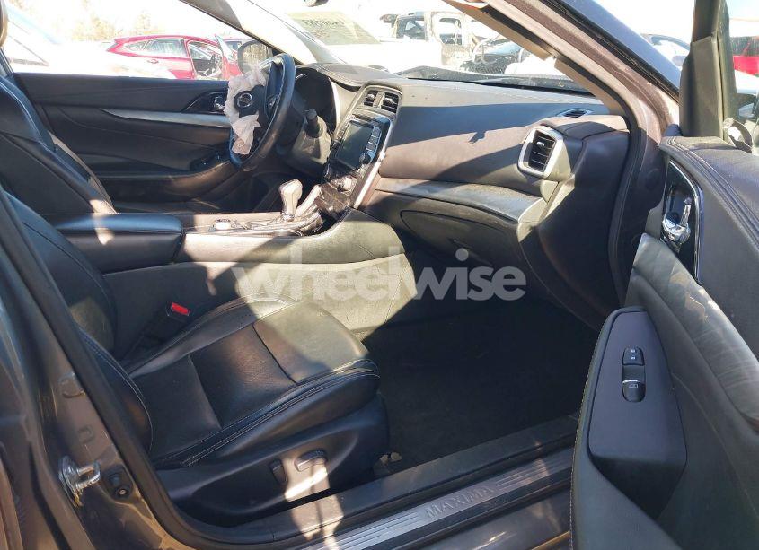 Photo 5 of 2017 Nissan Maxima 3.5 PLATINUM/3.5 S/3.5 SL/3.5 SR/3.5 SV (VIN 1N4AA6AP2HC377896)