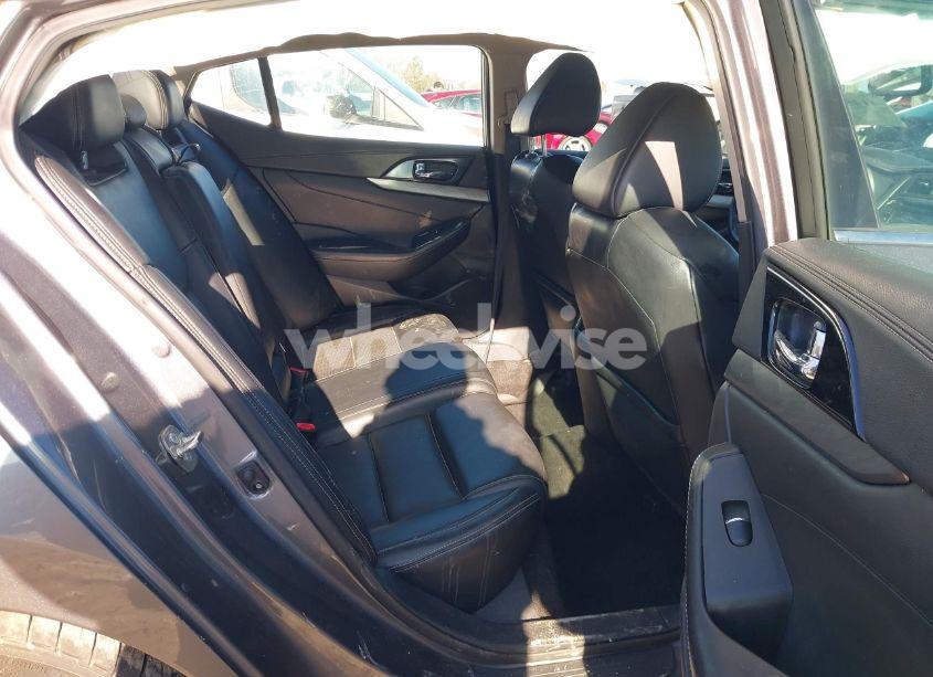 Photo 8 of 2017 Nissan Maxima 3.5 PLATINUM/3.5 S/3.5 SL/3.5 SR/3.5 SV (VIN 1N4AA6AP2HC377896)