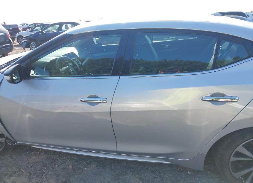 Photo 15 of 2018 Nissan Maxima 3.5 PLATINUM/3.5 S/3.5 SL/3.5 SR/3.5 SV (VIN 1N4AA6AP2JC378214)