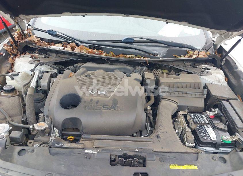 Photo 10 of 2016 Nissan Maxima 3.5 PLATINUM/3.5 S/3.5 SL/3.5 SR/3.5 SV (VIN 1N4AA6AP3GC422617)