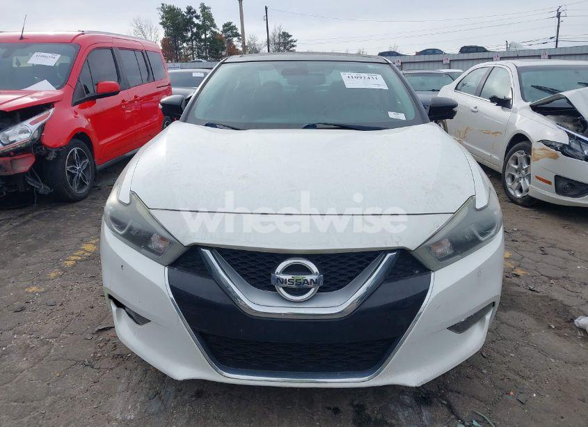 Photo 12 of 2016 Nissan Maxima 3.5 PLATINUM/3.5 S/3.5 SL/3.5 SR/3.5 SV (VIN 1N4AA6AP3GC422617)