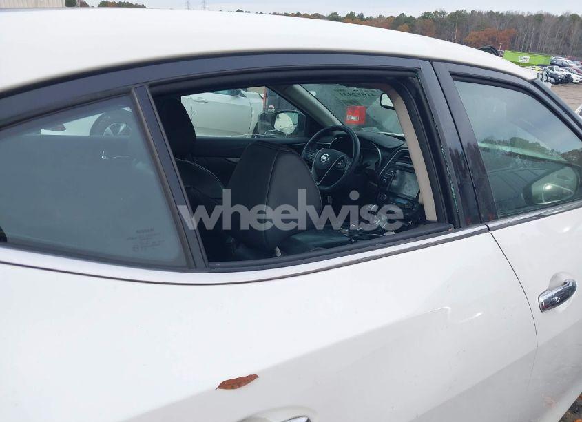 Photo 17 of 2016 Nissan Maxima 3.5 PLATINUM/3.5 S/3.5 SL/3.5 SR/3.5 SV (VIN 1N4AA6AP3GC422617)