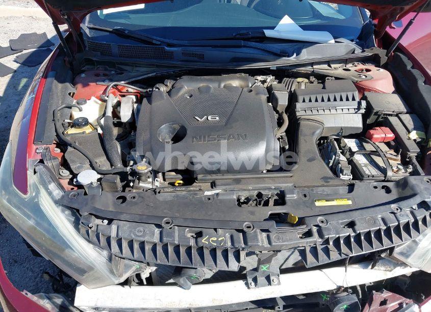 Photo 10 of 2017 Nissan Maxima 3.5 PLATINUM/3.5 S/3.5 SL/3.5 SR/3.5 SV (VIN 1N4AA6AP4HC374188)