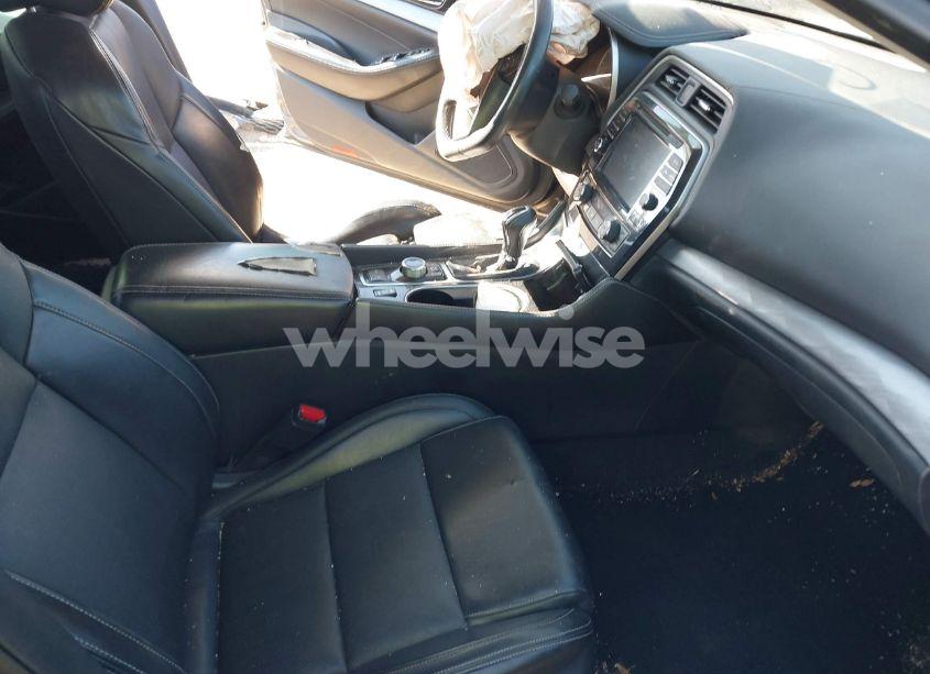 Photo 5 of 2017 Nissan Maxima 3.5 PLATINUM/3.5 S/3.5 SL/3.5 SR/3.5 SV (VIN 1N4AA6AP4HC380217)