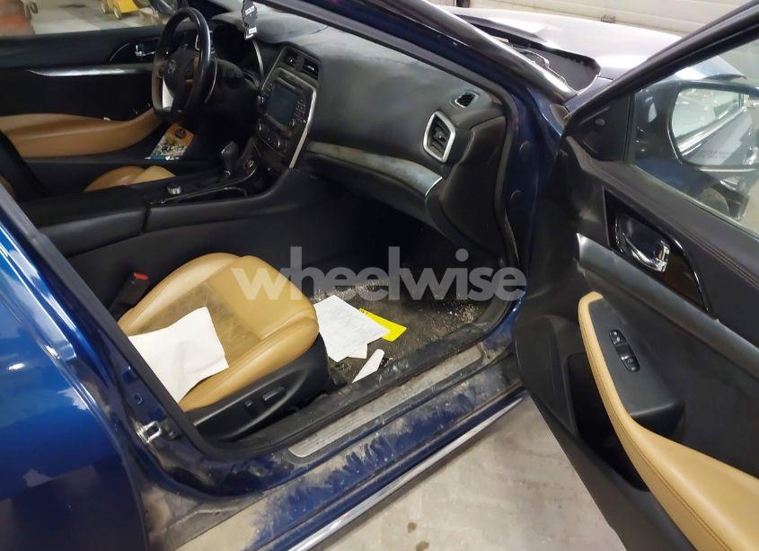 Photo 5 of 2016 Nissan Maxima 3.5 PLATINUM/3.5 S/3.5 SL/3.5 SR/3.5 SV (VIN 1N4AA6AP6GC425575)