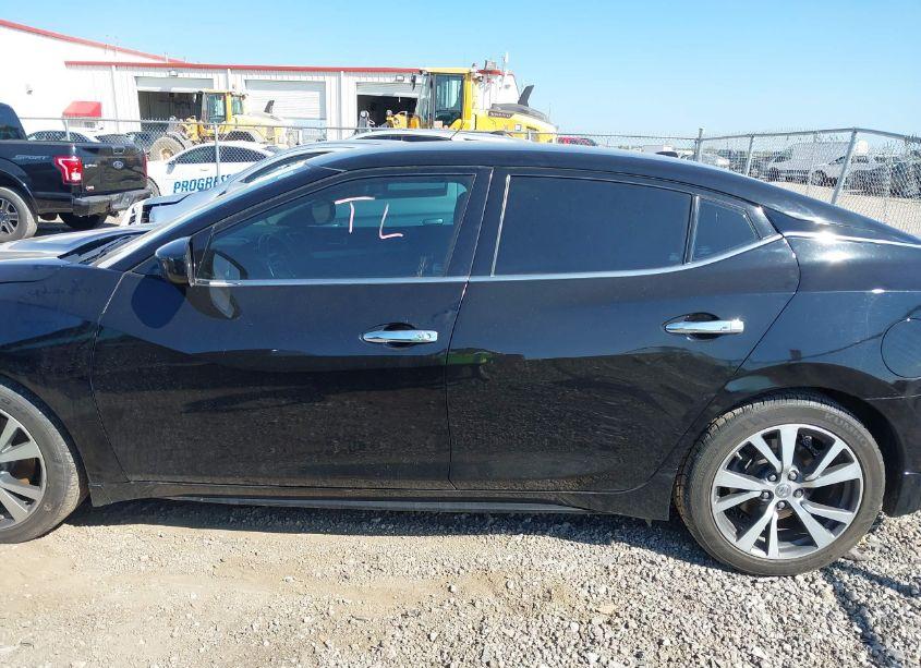 Photo 14 of 2016 Nissan Maxima 3.5 PLATINUM/3.5 S/3.5 SL/3.5 SR/3.5 SV (VIN 1N4AA6AP7GC442496)