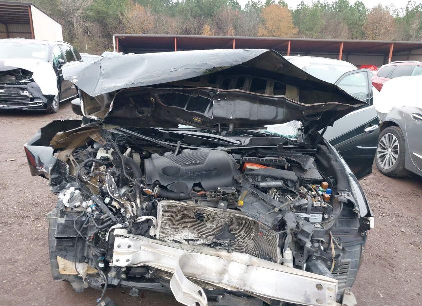 Photo 10 of 2016 Nissan Maxima 3.5 PLATINUM/3.5 S/3.5 SL/3.5 SR/3.5 SV (VIN 1N4AA6AP7GC443194)