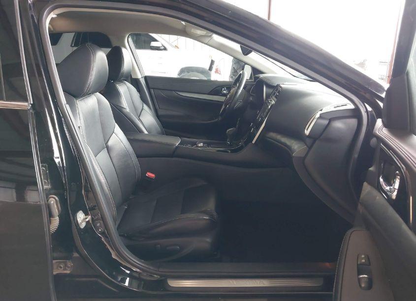 Photo 5 of 2017 Nissan Maxima 3.5 PLATINUM/3.5 S/3.5 SL/3.5 SR/3.5 SV (VIN 1N4AA6AP7HC382902)