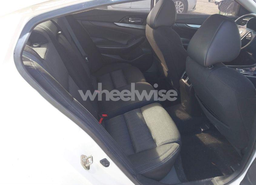 Photo 8 of 2016 Nissan Maxima 3.5 PLATINUM/3.5 S/3.5 SL/3.5 SR/3.5 SV (VIN 1N4AA6AP8GC421690)